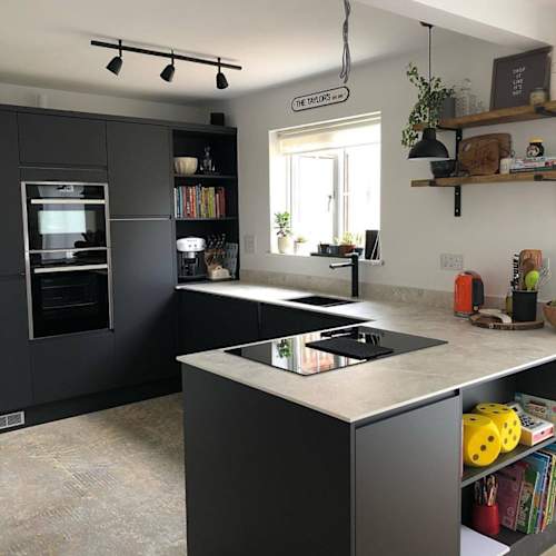 High shine induction hobs and integrated microwaves and ovens blend beautifully into darker units😍 Swipe to see @at_no4's #MyMagnetKitchen before its transformation into Luna Graphite⏩ Remember to use the hashtag for your chance to be featured!

#MagnetKitchens  #LoveYourKitchen #PartOfTheFamily #KitchenIdeas #KitchenInpso #KitchenDesign #KitchenTransformation #DarkKitchen #KitchenAppliances