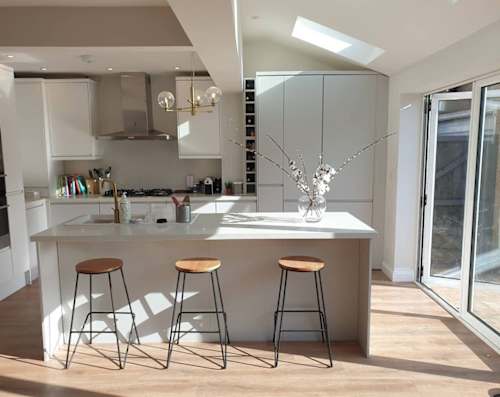 L I G H T &  B R I G H T!

Kitchens beaming with natural light are the idyllic setting for your morning coffee. 

Make light work of your new kitchen journey and discover your perfect relaxation zone. Click the link in our bio to talk to a dedicated design expert.

📸 Beautifully captured in @renovatebristol’s light trap
🔎 Luna in White

#MyMagnetKitchen #KitchenDesign #KitchenInspo #KitchenIdeas #KitchenIsland #KitchensOfInstagram #WhiteKitchen #ModernKitchen #SummerKitchen #Staycation