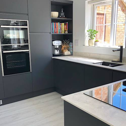 8 sleeps until moving day! 
I’m not going to lie I’m going to really miss my kitchen! The new houses kitchen very resembles the old kitchen! Swipe for the before! 
Next week will also mark one year since this kitchen was finally fitted, after being delayed a few months whilst the world went into hiding from the Coronavirus!