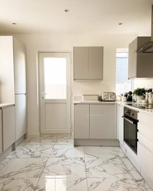 • BEFORE & AFTER • 

I thought I’d share some tips & what we learnt when we renovated our kitchen 👇🏼

1. Picking light colours to make it feel bigger & brighter - it’s a fairly small kitchen so we wanted it to feel as big as possible

2. Moving appliances - our oven & cooker we’re in such an odd place before, so we moved it in more of a suitable place

3. Placing a light, glossy floor - this has really helped to bounce the light & again, make the room feel bigger 

4. Get quotes from different companies - this is for both the kitchen & the work tops - we managed to get a good deal on our Quartz worktop through a separate company 

5. Have fun with it - look for inspiration, create mood boards, find some images on Pinterest etc! 

I hope this helped/gives you a little inspo.. 🤍 have a lovely Thursday! 

#kitchendesign #kitchenrenovation #kitchenremodel #kitchenreno #kitchendecor #lightkitchen #mymagnetkitchen #homerenovation #homereno #renovationproject #renovationideas #beforeandafter #transformation