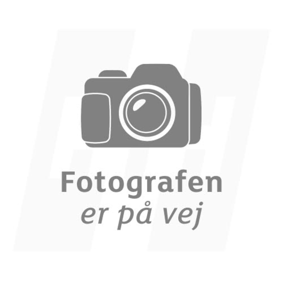 Høyskap med 3 heldekkende dører