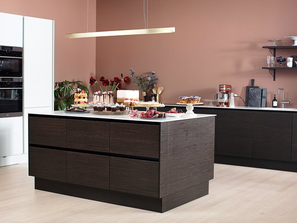 Dark wood kitchen with white countertop and white cabinets. Harmony Dark | HTH
