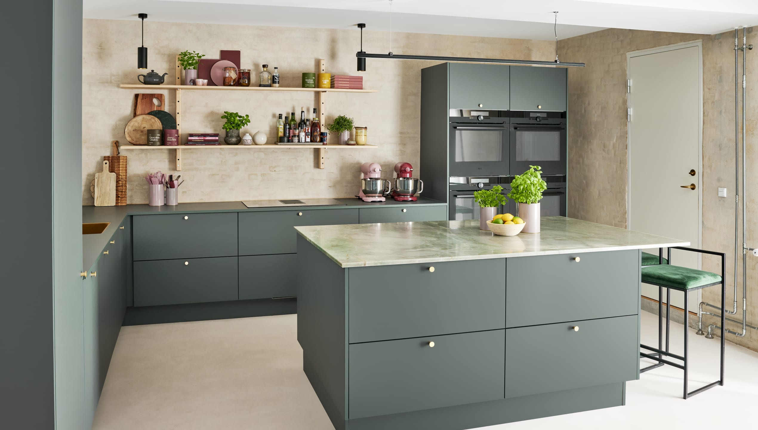 Base | Ditte Julie | HTH