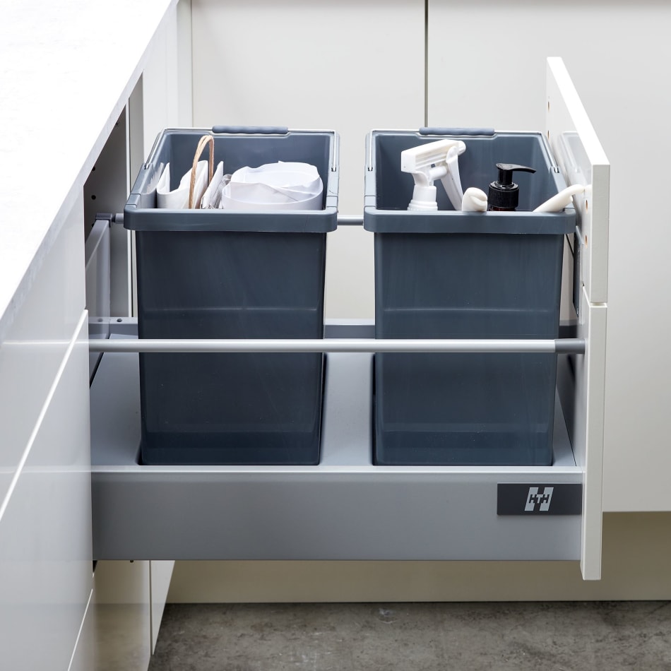 Streamline waste sorting in your kitchen with practical waste bins | HTH