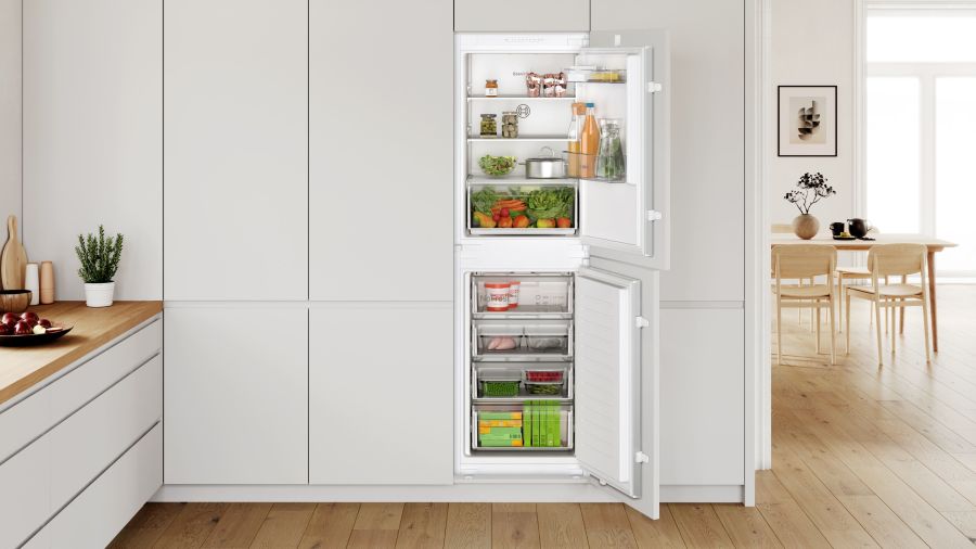 Magnet integrated sales fridge freezer